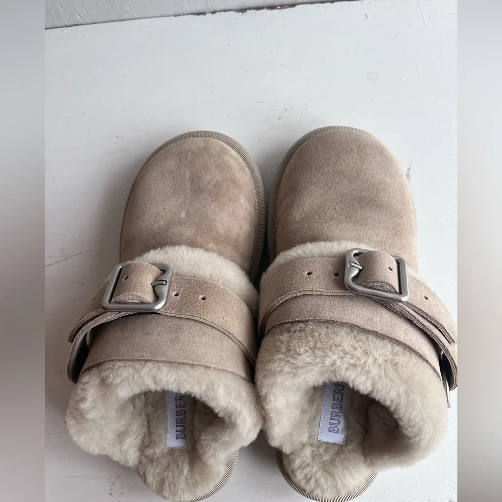 BURBERRY Snug Genuine Shearling Clog- Hunter Size 38 - Picture 8 of 13